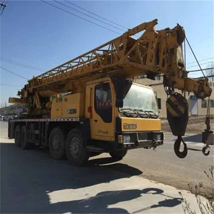 烟台牟平吊车吊挖机吊哪里比较安全